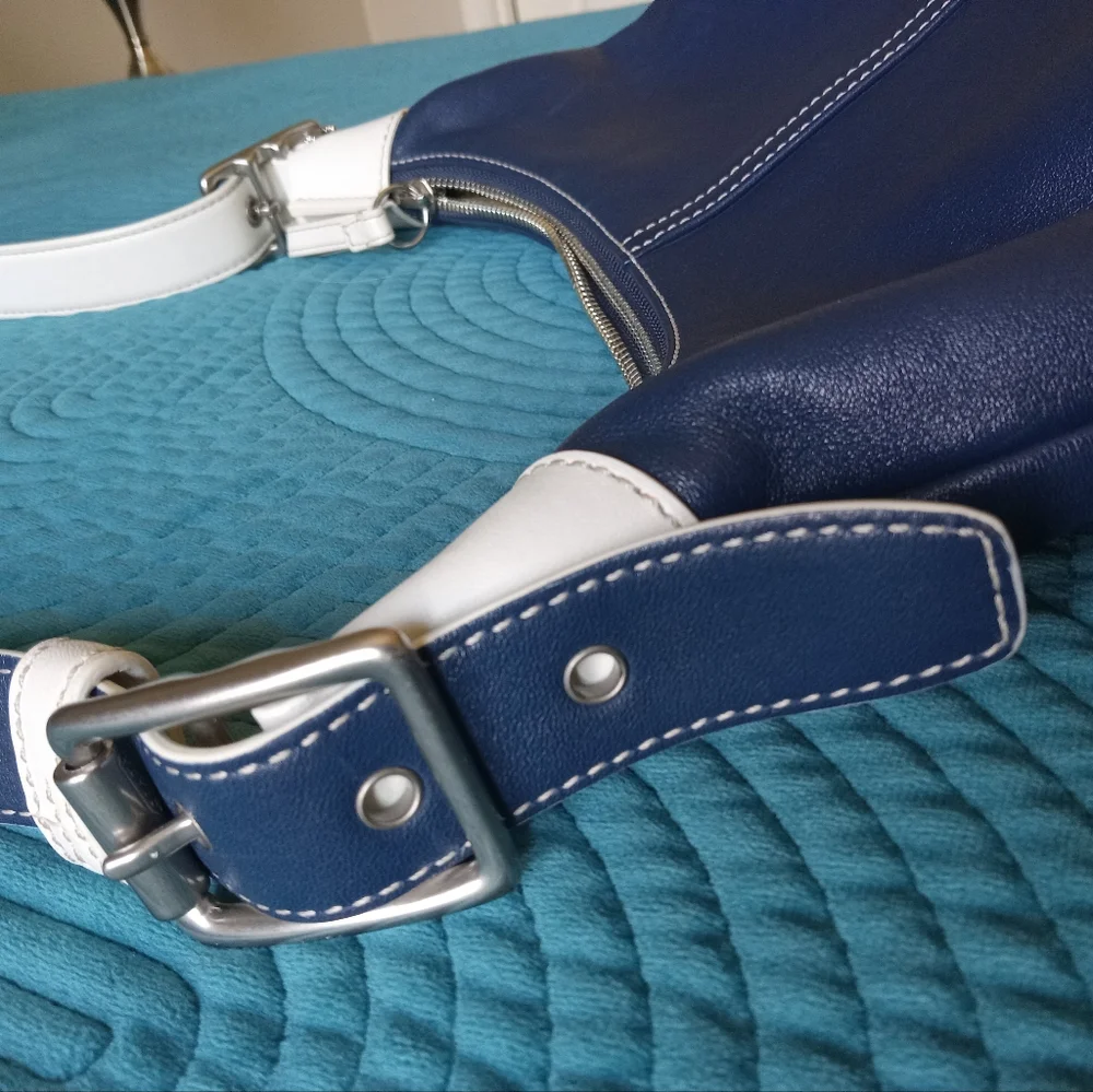 Coach Shoulder Crossbody Bag Adjustable Strap Navy & White Leather Excellent - Picture 9 of 12